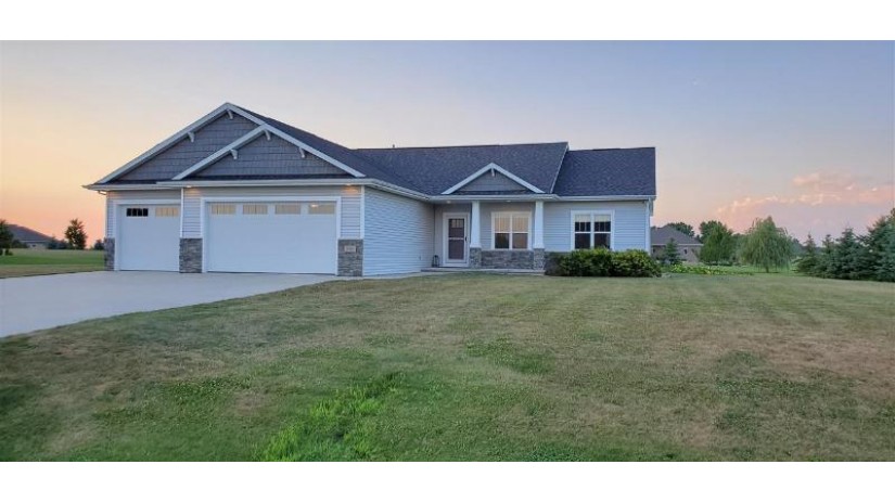 5150 Rutgers Drive Omro, WI 54963 by RPM Homes LLC $375,000