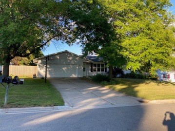 1146 Clementine Road, Howard, WI 54313-7089