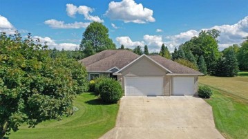 1547 Foxfire Court, Waupaca, WI 54981-5710