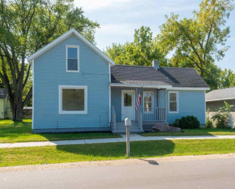 717 Main Street, Redgranite, WI 54970