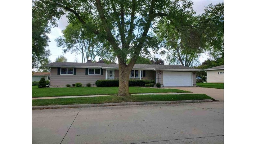 635 Viola Avenue Oshkosh, WI 54901 by Coldwell Banker Real Estate Group $169,900