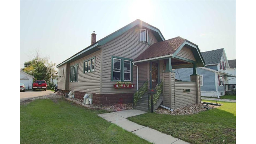 192 5th Street Fond Du Lac, WI 54935 by Adashun Jones, Inc. $98,900