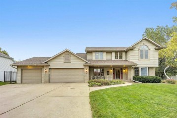 429 N Pennwood Circle, Allouez, WI 54301