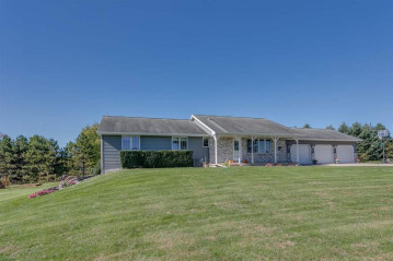 N2291 Winchester Road, Hortonia, WI 54944