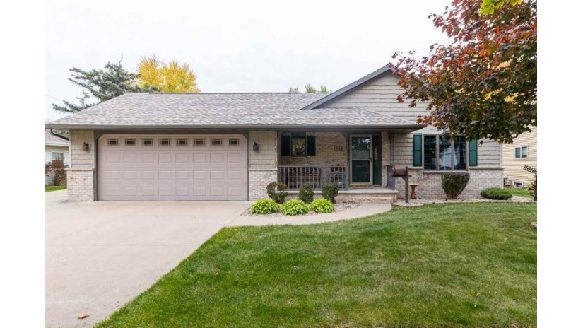 327 S Harriet Street Kimberly, WI 54136 by Lamers Realty, Inc. $269,900