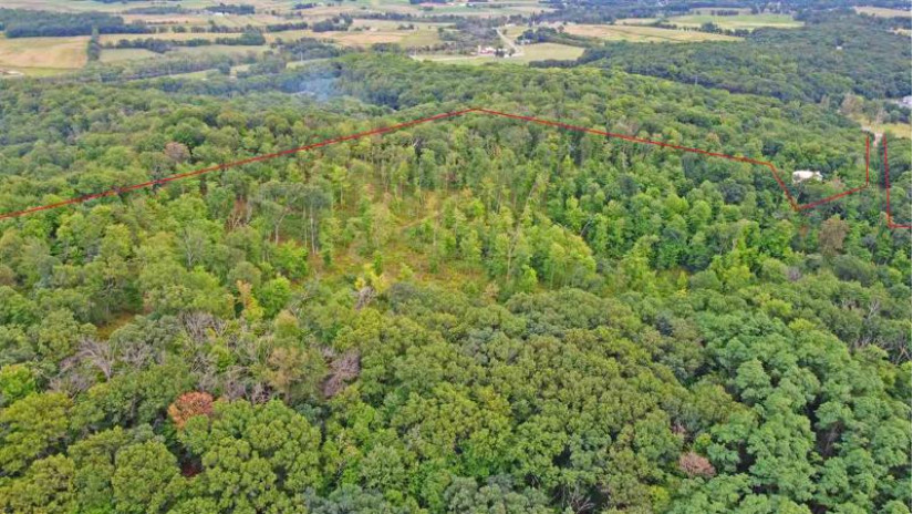 40 AC County Road H Reedsburg, WI 53959 by First Weber Inc $250,000