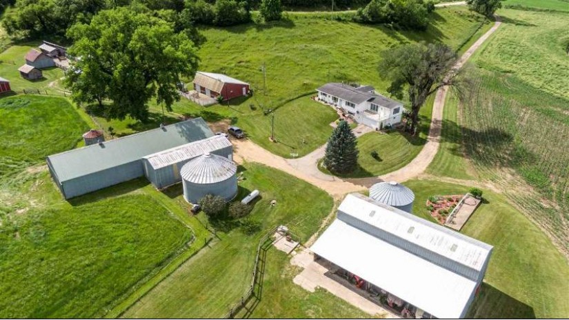 7026 Glassmaker Rd Waterloo, WI 53806 by Re/Max Advantage Realty $1,150,000