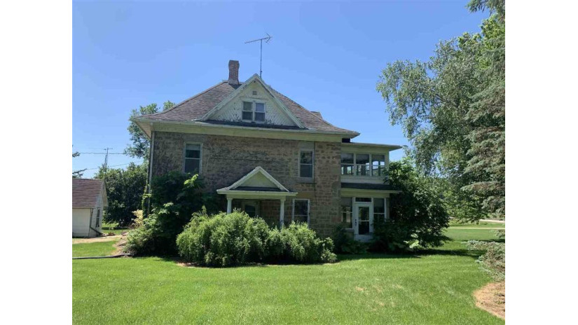 9755 Hwy 19 Mazomanie, WI 53560 by Gavin Brothers Auctioneers Llc $299,000