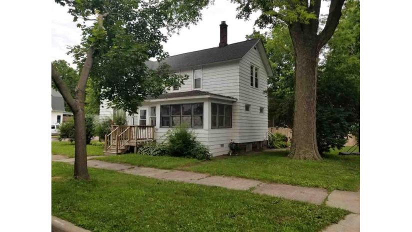 448 N Walnut St Reedsburg, WI 53959 by Gavin Brothers Auctioneers Llc $110,000