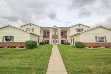 1612 Commonwealth Dr 4, Fort Atkinson, WI 53538