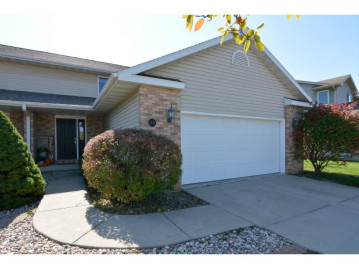 1022 S Perry Pky, Oregon, WI 53575