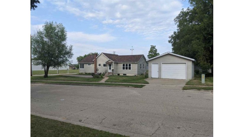 321 W River St New Lisbon, WI 53950 by Design Realty Llc $129,500