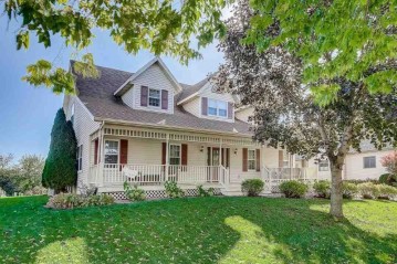 721 S 2nd St, Mount Horeb, WI 53572