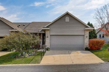 211 Fairview Cir, Waunakee, WI 53597