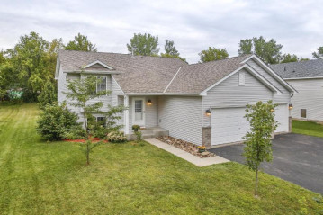 155 Pintail Dr, Hammond, WI 54015