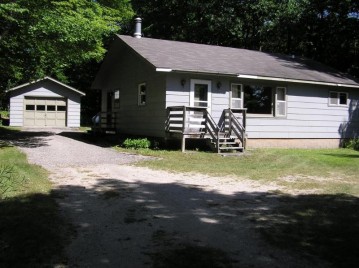 402 Range Line Rd, Washington Island, WI 54246