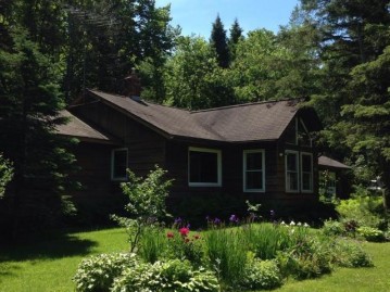 8630 Palmer Rd, Presque Isle, WI 54557