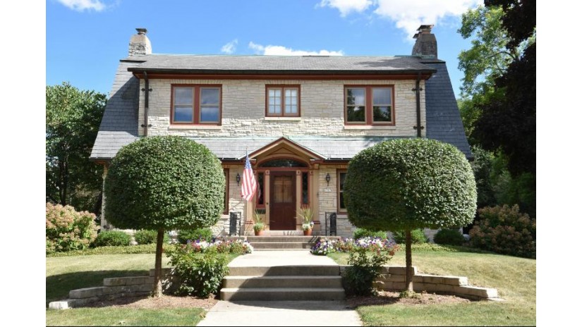 6707 Revere Ave Wauwatosa, WI 53213 by Homeowners Concept $699,900