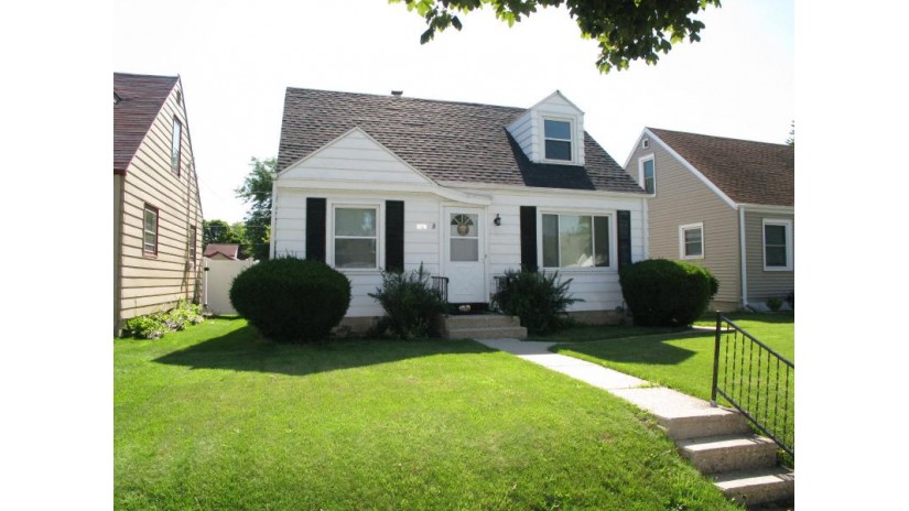 3270 N 89th St Milwaukee, WI 53222 by Homegate Direct Realty $145,000