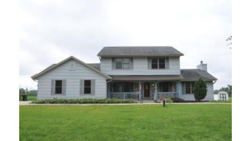 3271 E Elm Rd Oak Creek, WI 53154 by RE/MAX Lakeside-South $369,000