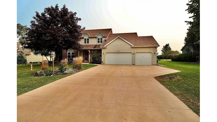 3321 109th St Pleasant Prairie, WI 53158 by RealtyPro Professional Real Estate Group $374,500