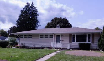 W169N8673 Sheridan Dr, Menomonee Falls, WI 53051-2843