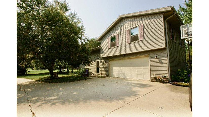 W242S10025 Lea Dr (Vernon) Vernon, WI 53103 by Lake Country Flat Fee $289,900