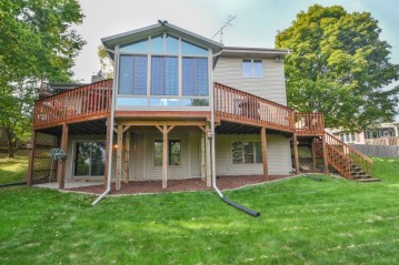 703 Sunrise Ct, Waukesha, WI 53188-4786