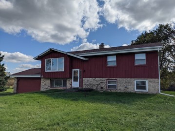 N95W34283 Townline Rd, Oconomowoc, WI 53066-9618