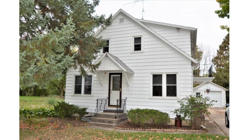 628 9th St Kiel, WI 53042 by CRES $106,500