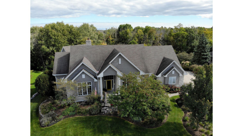 8618 S River Terrace Dr Franklin, WI 53132 by Shorewest Realtors $649,000