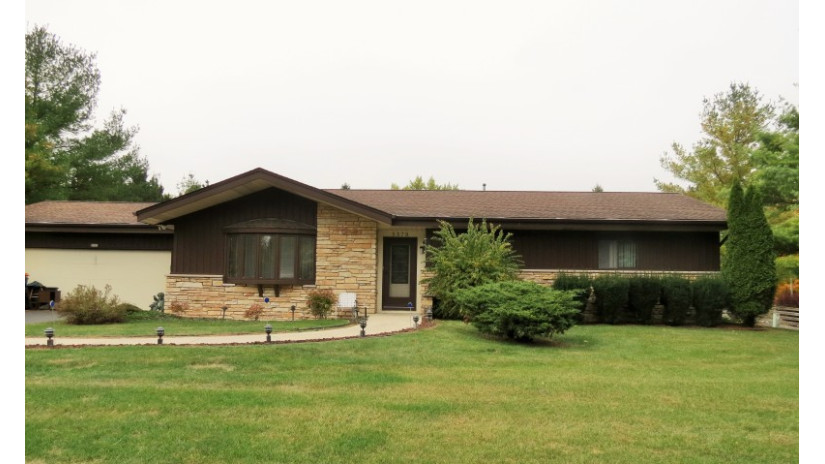 5579 Whispering Pines Dr Trenton, WI 53095 by Shorewest Realtors $269,900