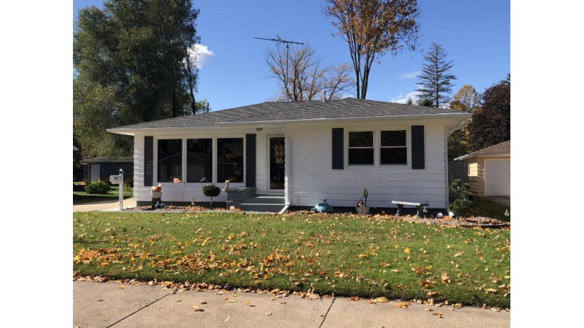 935 S Union St Shawano, WI 54166 by RE/MAX North Winds Realty, LLC $119,900