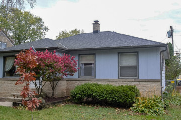 237 N 111th St, Wauwatosa, WI 53226-4110