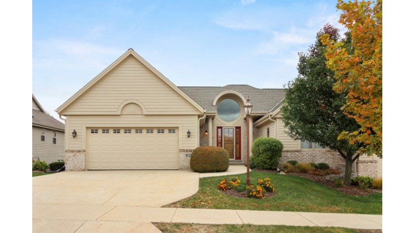 1129 Woodland Hills Dr Waukesha, WI 53188 by Shorewest Realtors $440,000