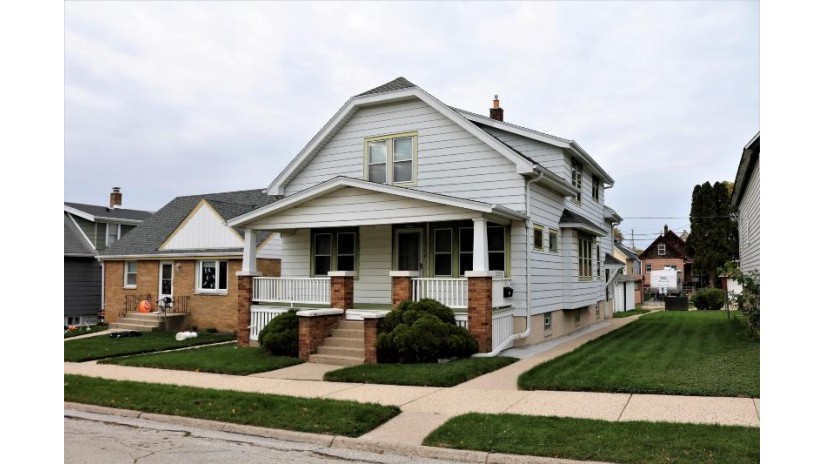 1320 Michigan Ave South Milwaukee, WI 53172 by Parkway Realty, LLC $149,900