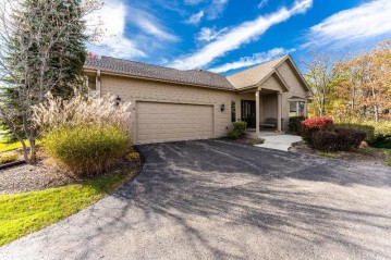 646 Trevino Dr 28-54, Geneva, WI 53147