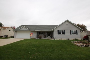 352 Deer Trail Ln, Oakfield, WI 53065