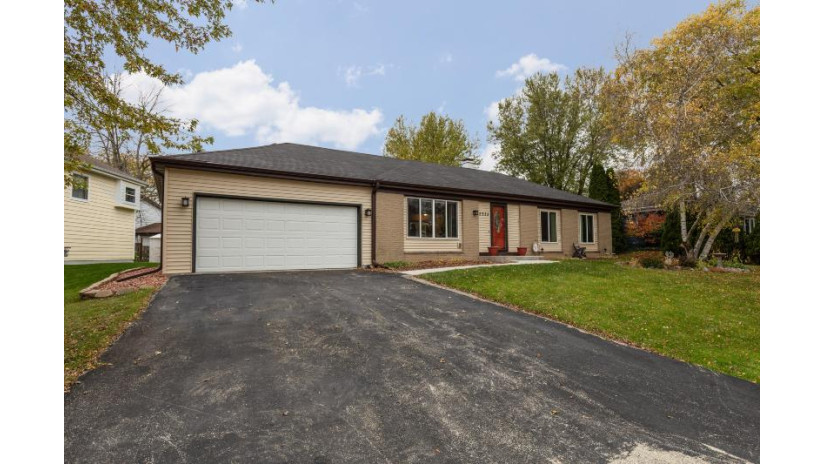 2925 Lake Vista Ct Caledonia, WI 53402 by RE/MAX ELITE $199,900