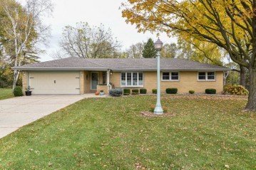 2026 W Cedar St, Oak Creek, WI 53154-1306