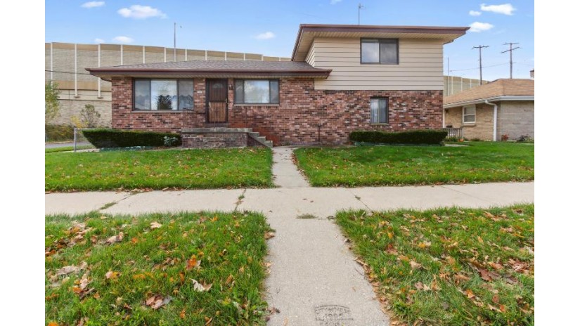 1403 W Bolivar Ave Milwaukee, WI 53221 by North Shore Homes, Inc. $159,900