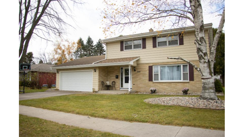 3724 S 15th St Sheboygan, WI 53081 by North Shore Homes, Inc. $184,999