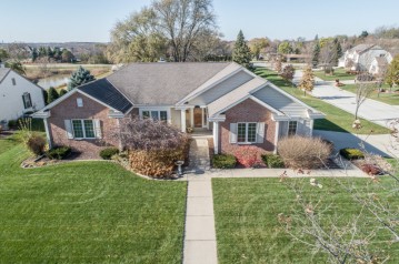 6543 S 50th St, Franklin, WI 53132-8152