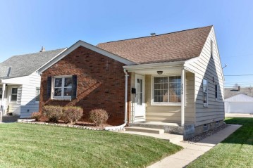 2554 S 71st St, Milwaukee, WI 53219-2509