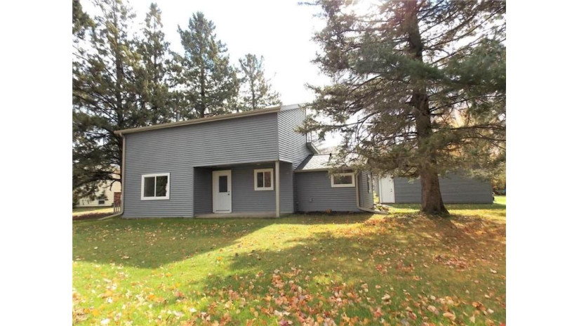 819 Lee Street Rice Lake, WI 54868 by Cb Brenizer/Rice Lake $174,900