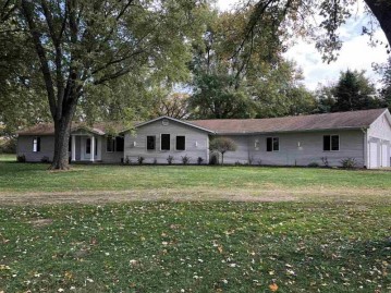 6010 E Hales Corner Road, Stillman Valley, IL 61084