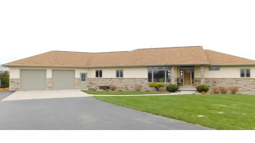 4201 Hwy C Pittsfield, WI 54162 by Mark D Olejniczak Realty, Inc. $499,900