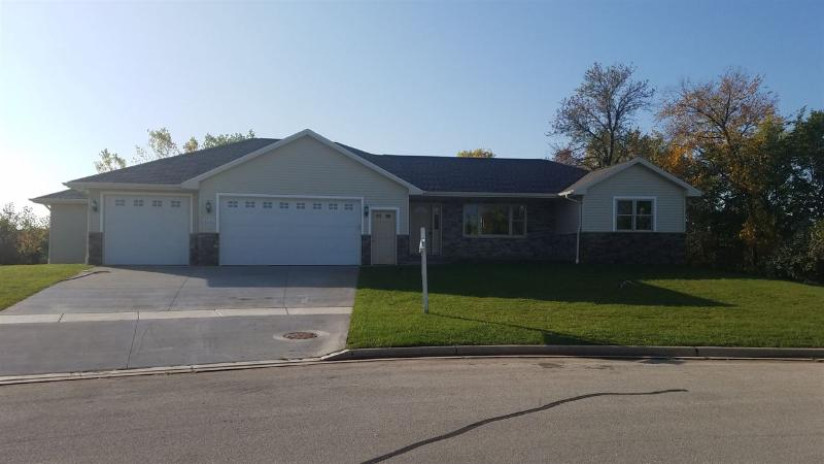 2250 Daly Drive Bellevue, WI 54311 by Shorewest Realtors $309,900