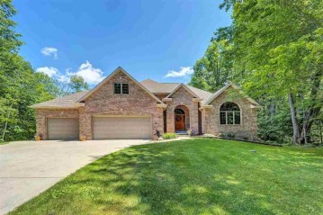 3592 Royal Oaks Court, Suamico, WI 54173