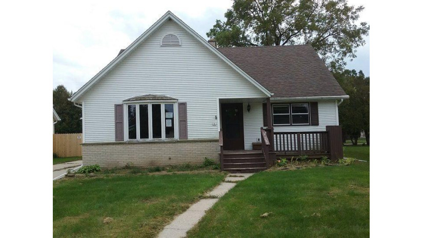 241 Clinton Street Kewaskum, WI 53040 by Re/Max Heritage $151,708